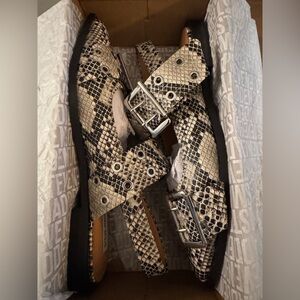 Steve Madden Graya Flat